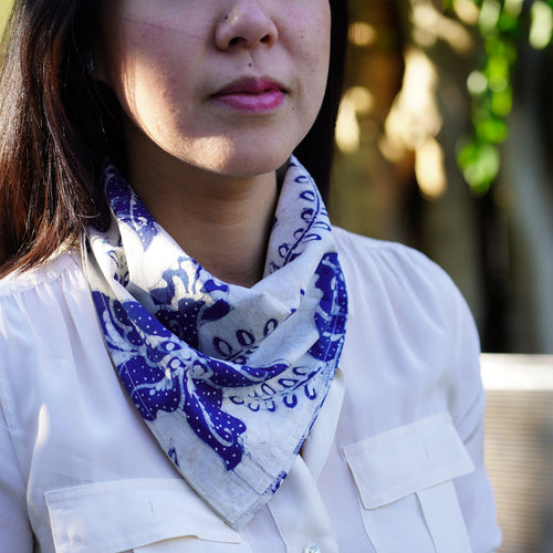 Indigo Botanically Dyed Batik Bandana - Natural Dye- Lung lengan kembang