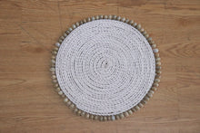 Load image into Gallery viewer, Placemats Lace &amp; Seashells - Set of Two