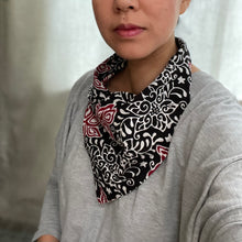 Load image into Gallery viewer, Batik Bandana - Star