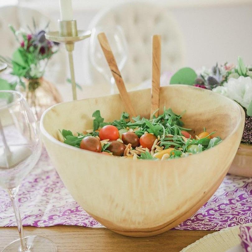 Salad serving outlet bowl set